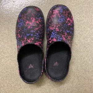 Cute & Comfy Nursing Clogs 👩🏼‍⚕️